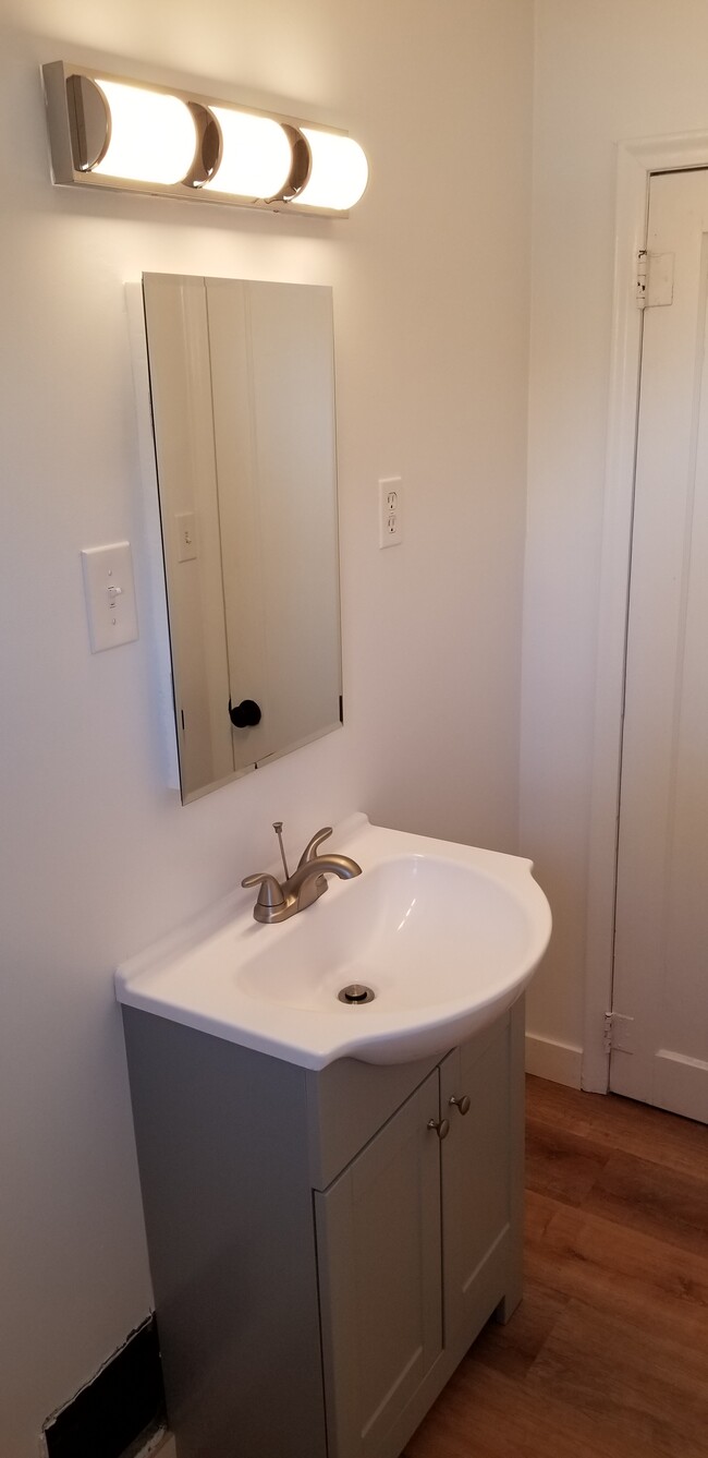 Photo - 328 W 1950 N