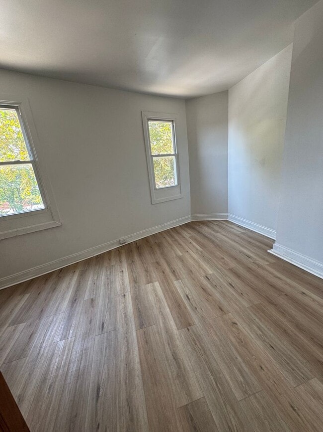 Photo - 4716 Woodland Ave Unit 2F