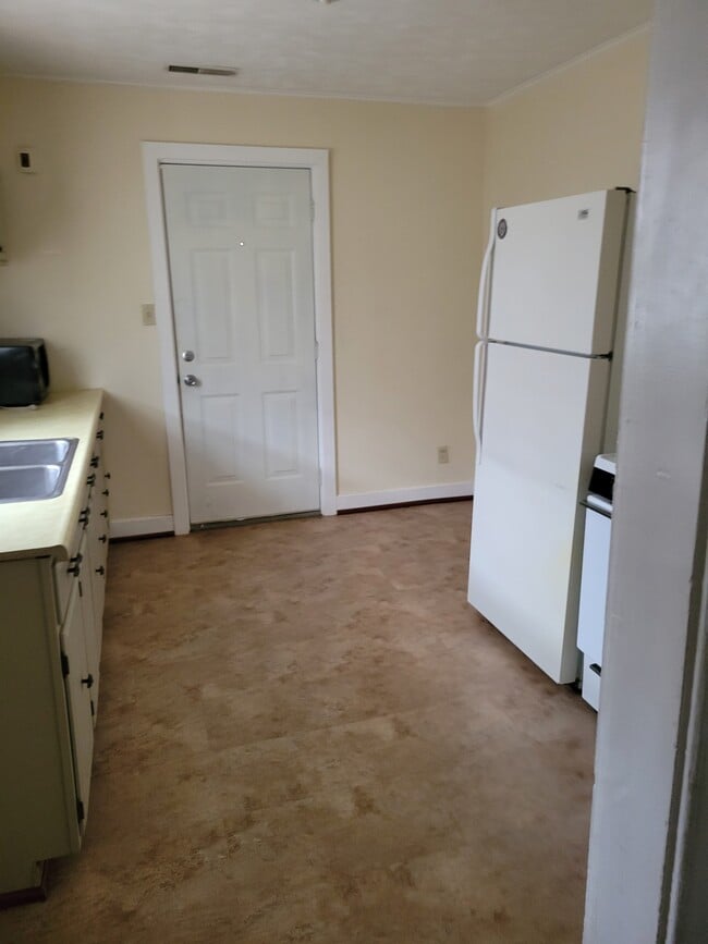 410 Maple St Apartments Unit 410 up Marietta, OH