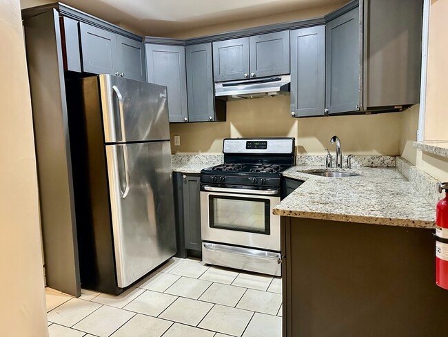 Photo - 74 Egmont St Unit 1