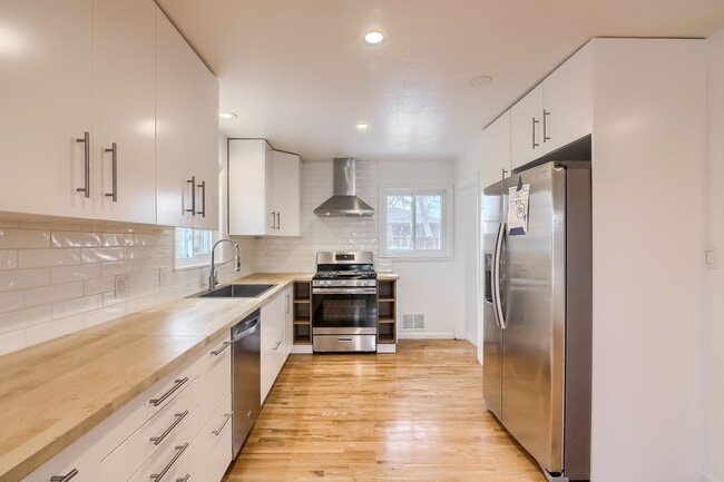 Building Photo - 4 Bedroom single family home in Northglenn