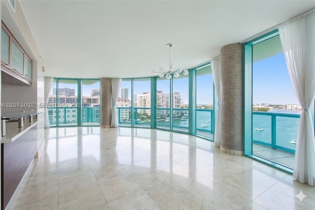 Building Photo - 6000 Indian Creek Dr Unit 12B