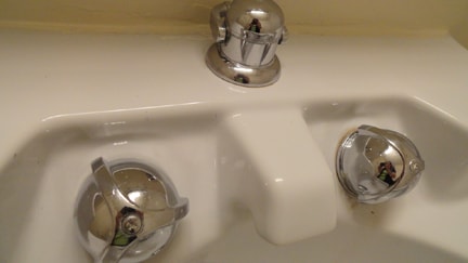 bathroom - 1450 E 55th Pl Unit 1025 S