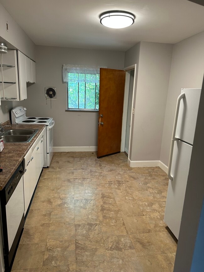21 Montvale Ct Unit #2