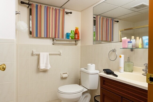 Photo - 469 Windsor St Unidad 1