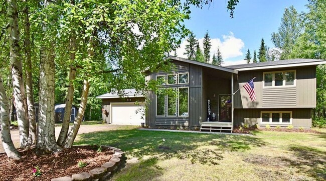 Building Photo - Spacious North Pole Home | 3 Bed, 2 Bath | Fenced Yard + Pet Friendly