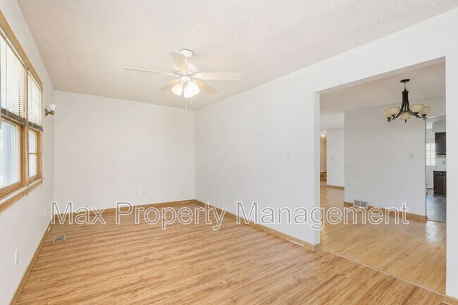 Photo - 4413 63rd St