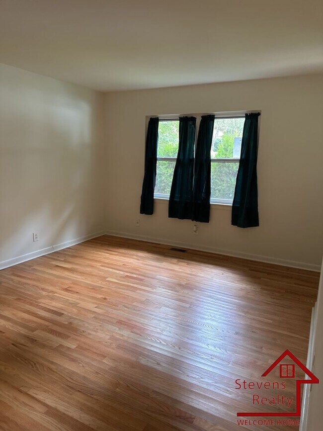 Photo - 1231 Helena Dr