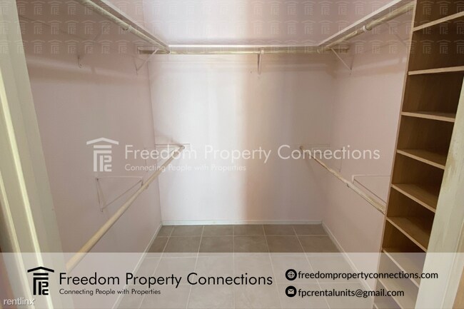 Photo - Studio, 1 bath Triplex - 1128 Via Pavion B...