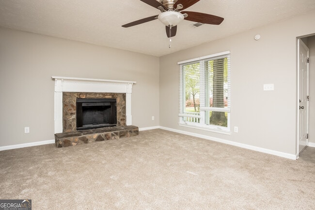 Photo - 140 Paces Way