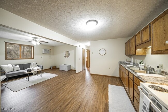 Photo - 8140 Southwood Dr