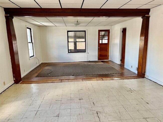 Photo - 44 Otseningo St