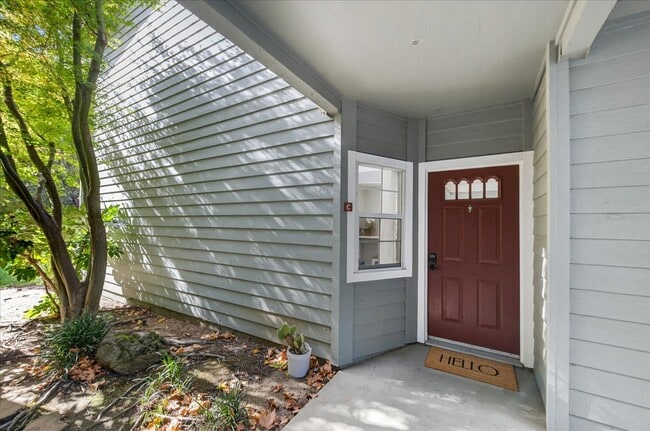 Building Photo - 7875 Canyon Meadow Cir Unit C