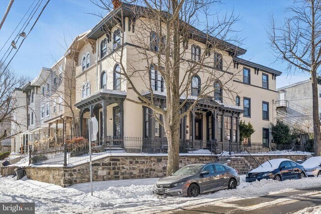 Photo - 418 N 32nd St