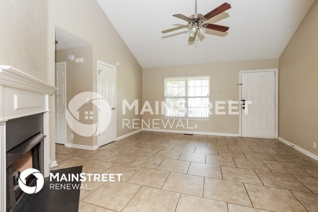 Photo - 728 Stone Hedge Dr