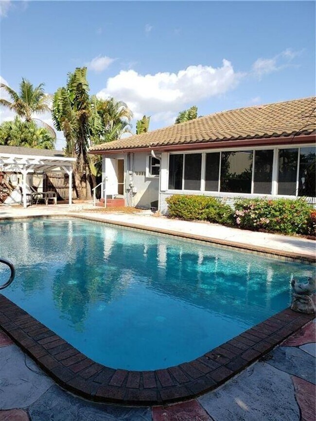 Photo - 516 NE 23rd St