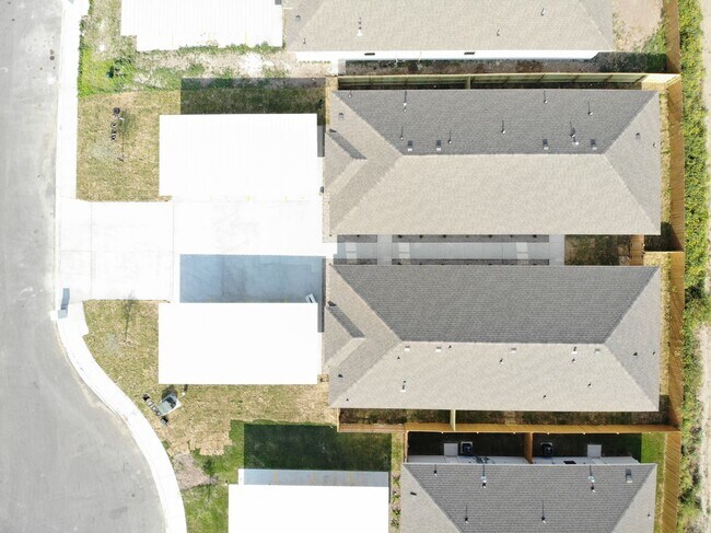 Photo - 1812 Redbud Ln Unit 1