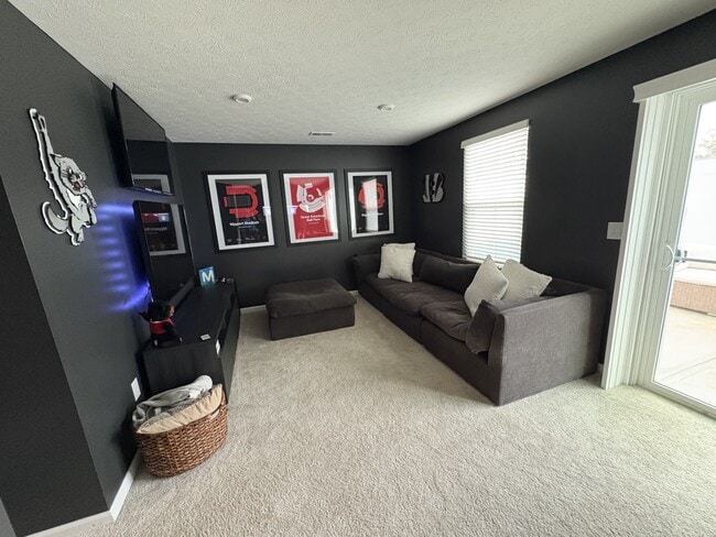 espacio habitable a nivel del suelo - 13 Wentworth Ln