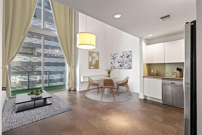 Photo - 1050 Brickell Ave Unit 1006