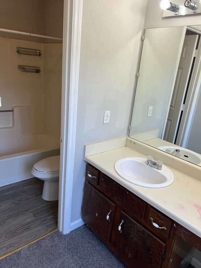 Photo - 6435 Bedford Ln