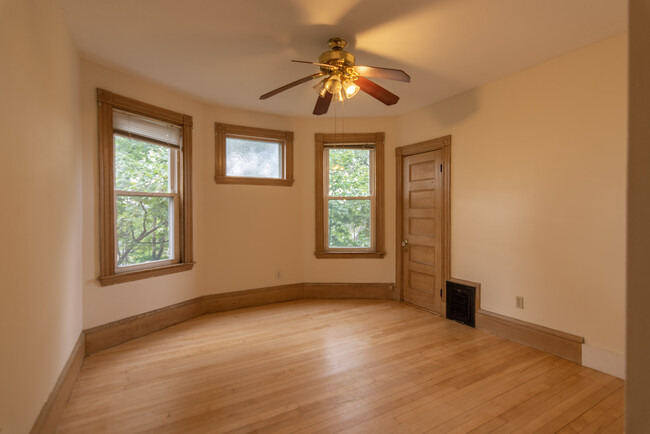Building Photo - 6 Parker Hill Ave Unit 2 Rental