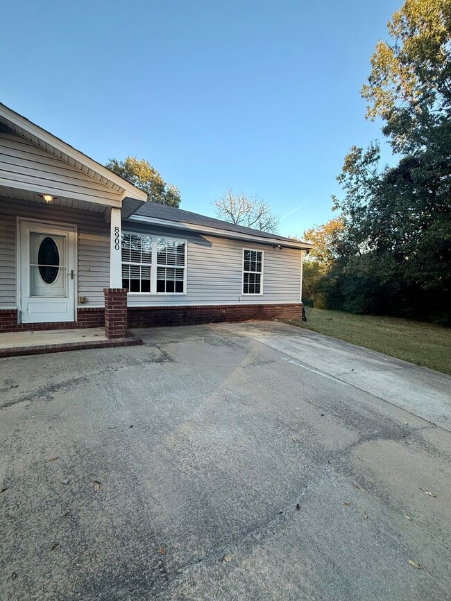 Building Photo - 8900-8904 Eskabar Unit 8900