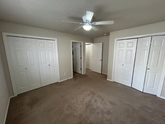 Photo - 1707 Dora Dr N