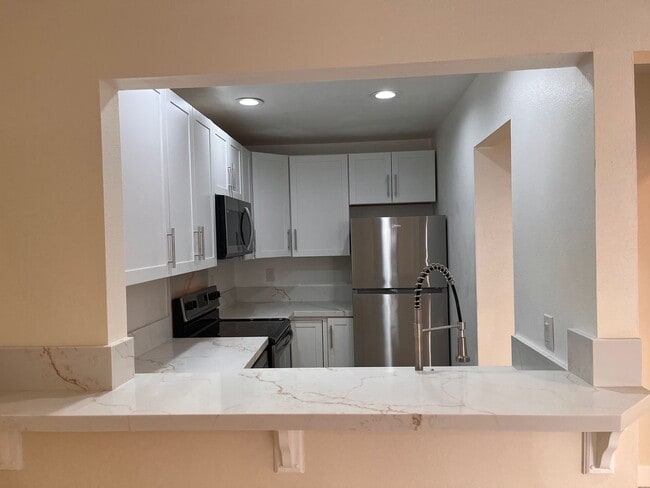 You MUST SEE this brand new stunning Apart... - You MUST SEE this brand new stunning Apart... Rental