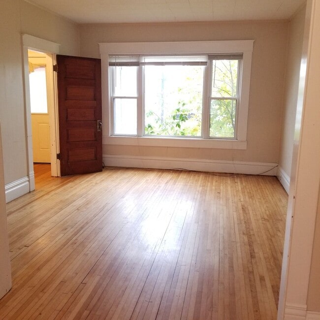 Photo - AVAILABLE AUGUST- Beautiful 3 Bed, 1 Bath Home