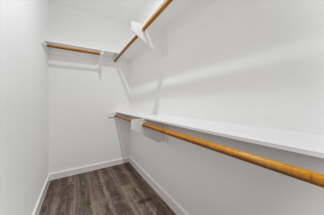 Photo - 3907 Simonds St