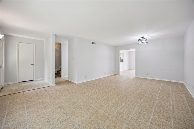 Photo - 2053 Winrock Blvd Unit 58