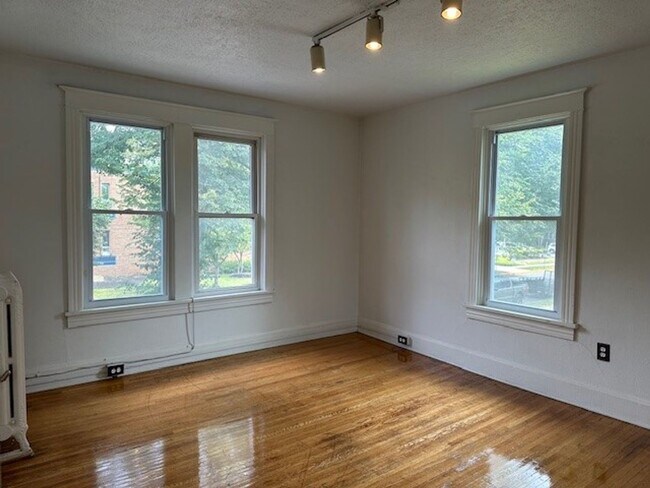 Photo - 2 Bedroom 1 Bathroom 2nd Floor Apartment F... Unit 1A