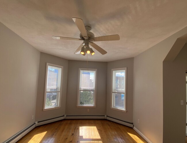 Photo - 11 Beacon St