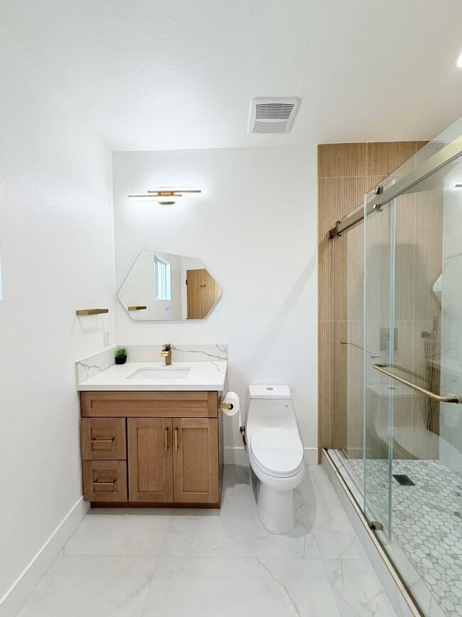 Photo - 604 S Vicki Ln