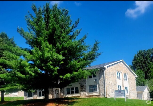 Building Photo - Magnolia Manor Apartments and Townhomes