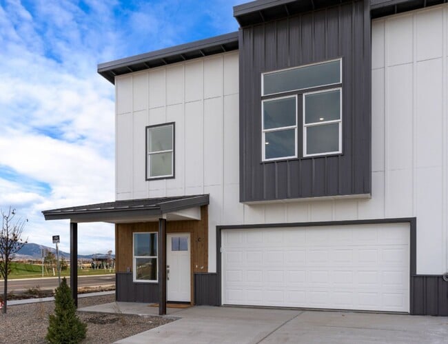 Building Photo - Free Until January 1 Rent