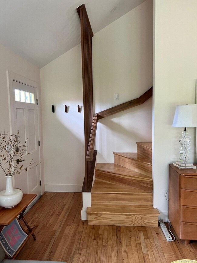 Photo - 285 Oyster Ponds Ln