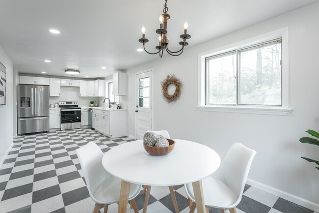 Photo - 311 Oakmont Ln