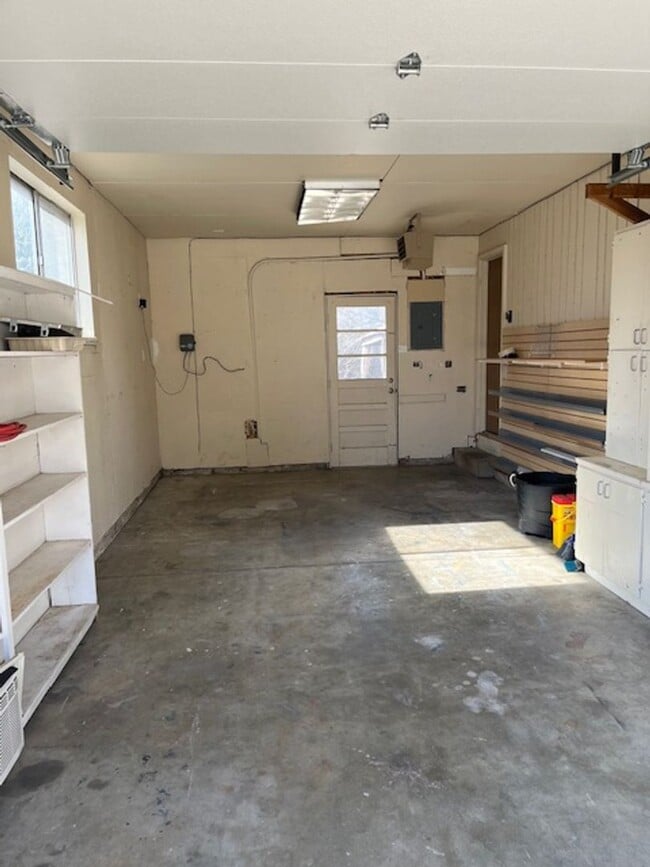 Photo - Lovely 5-bedroom, 2-1/2 bath home.  Centrally-located in Longmont with convenient access to shopp...