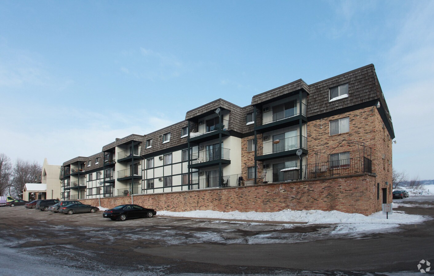 Exterior Photos - Lord Fletcher's Apartments