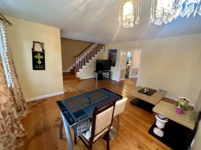 Photo - 309 Stratford Rd