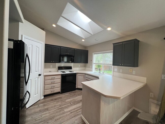 Building Photo - 4 Bedroom 2 Bath Home in Northwest Boise available soon!