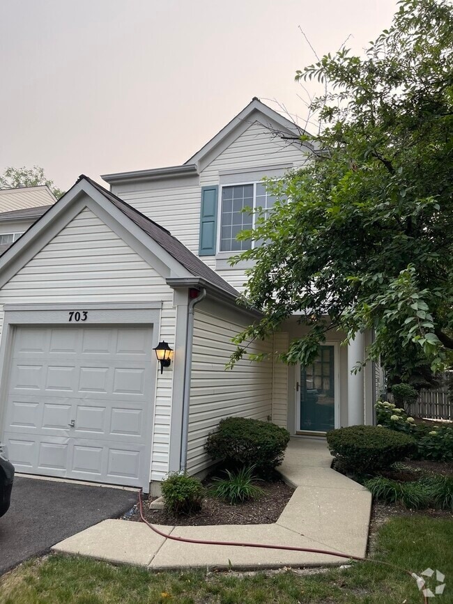 Building Photo - 703 Blossom Ct Rental