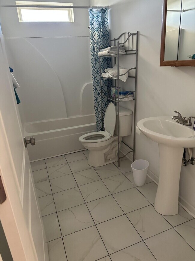 Photo - Great townhome 3/2 fully furnished!