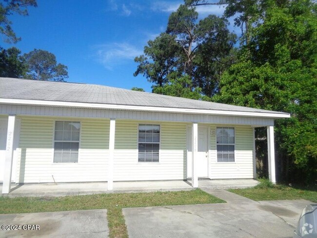 Building Photo - 2200 Laurie Ave Rental