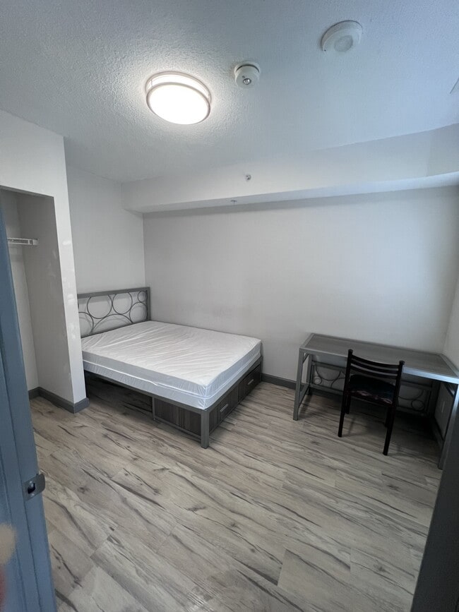 Photo - 258A-258A Sunview St