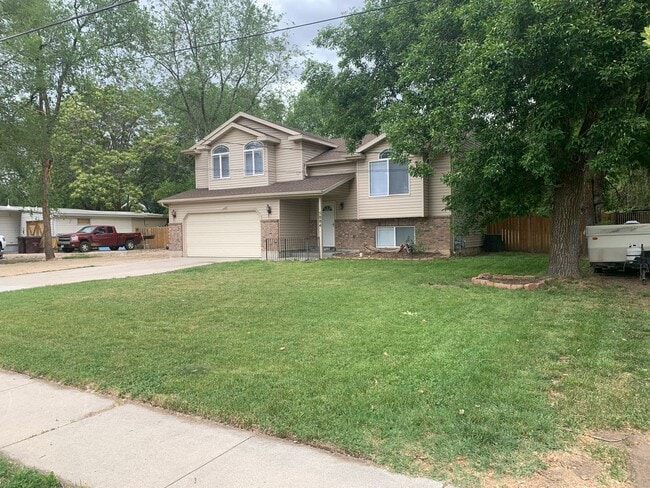 Photo - Spacious 5 Bedroom in Roy!