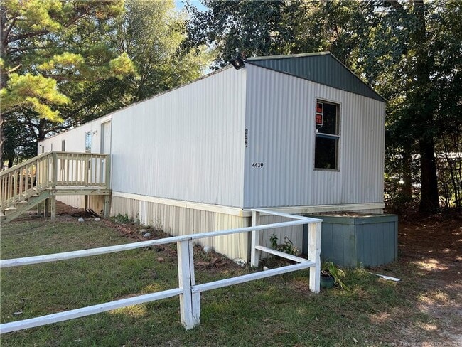 Building Photo - 4439 Betsy Ross Dr