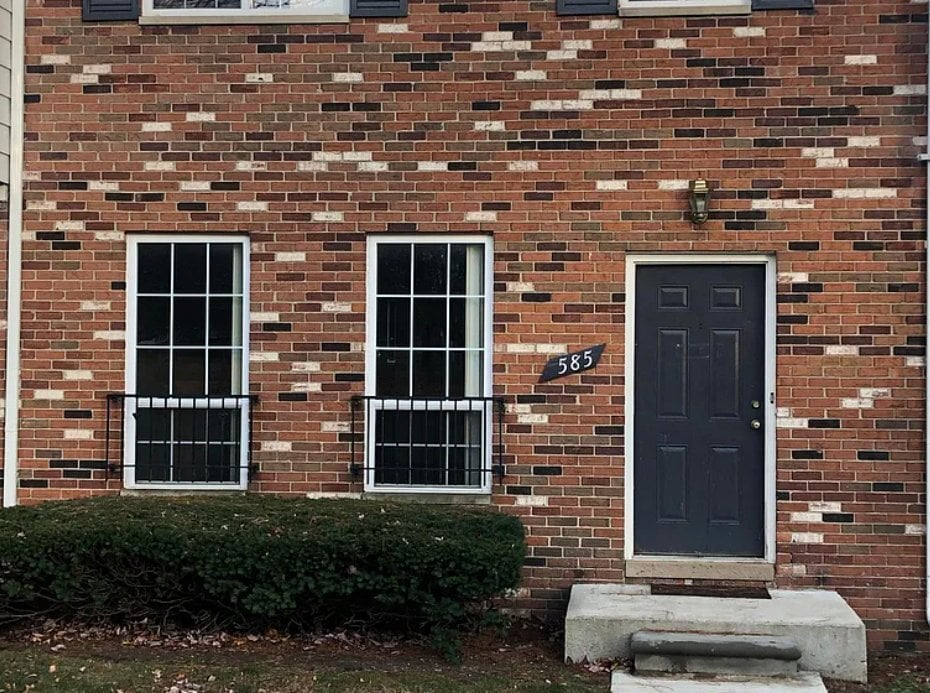 Photo - 585 E Fox Hills Dr