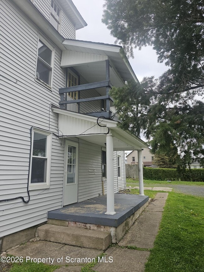 Photo - 112 William St